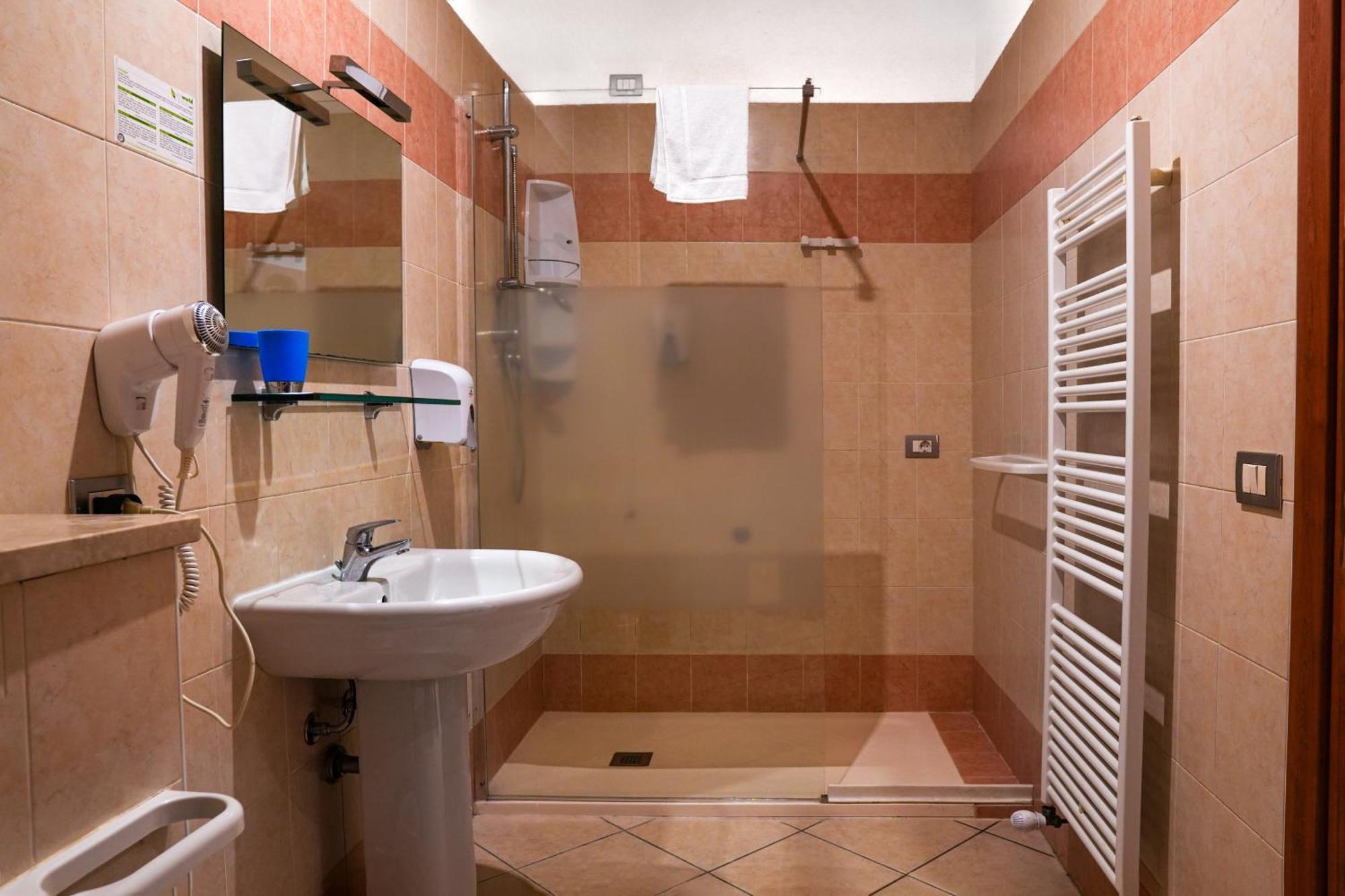 פררה Smart Hotel מראה חיצוני תמונה